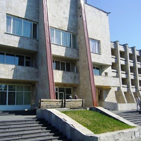 Hotel Profspilkovyi Lutsk Eksteriør bilde
