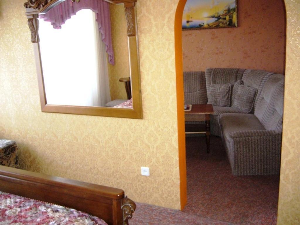 Hotel Profspilkovyi Lutsk Eksteriør bilde