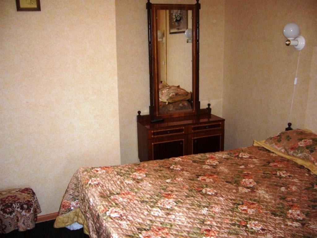 Hotel Profspilkovyi Lutsk Eksteriør bilde
