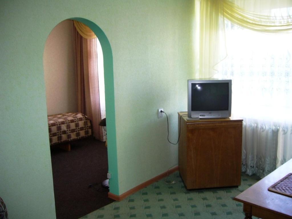 Hotel Profspilkovyi Lutsk Eksteriør bilde