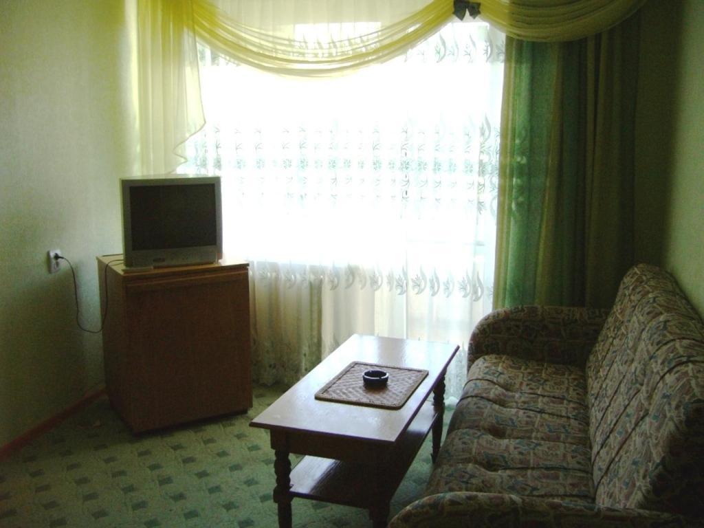 Hotel Profspilkovyi Lutsk Eksteriør bilde