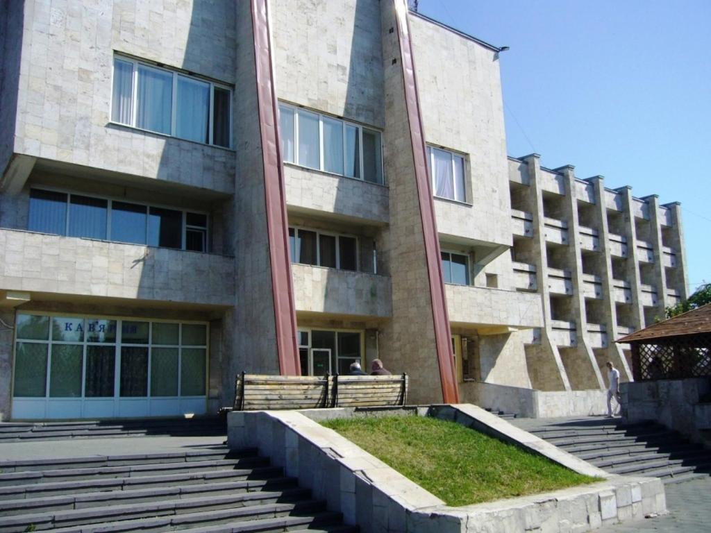 Hotel Profspilkovyi Lutsk Eksteriør bilde