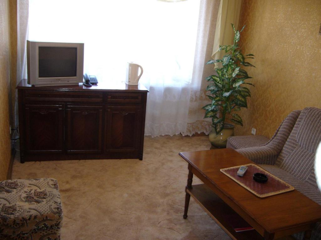 Hotel Profspilkovyi Lutsk Eksteriør bilde