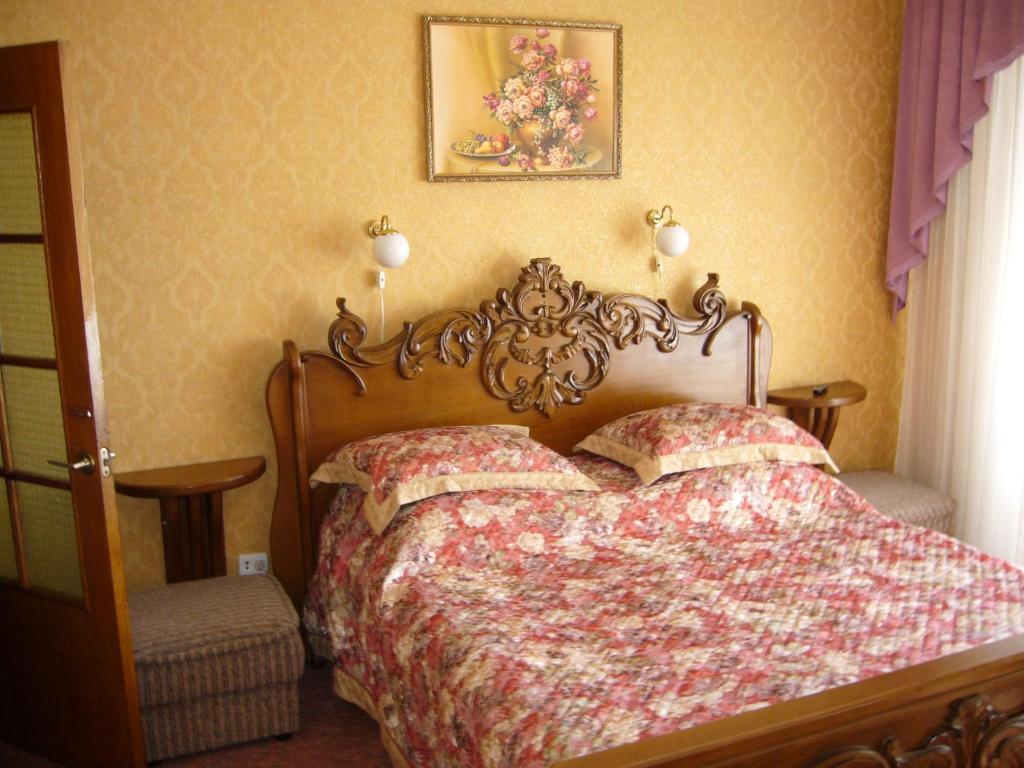 Hotel Profspilkovyi Lutsk Eksteriør bilde