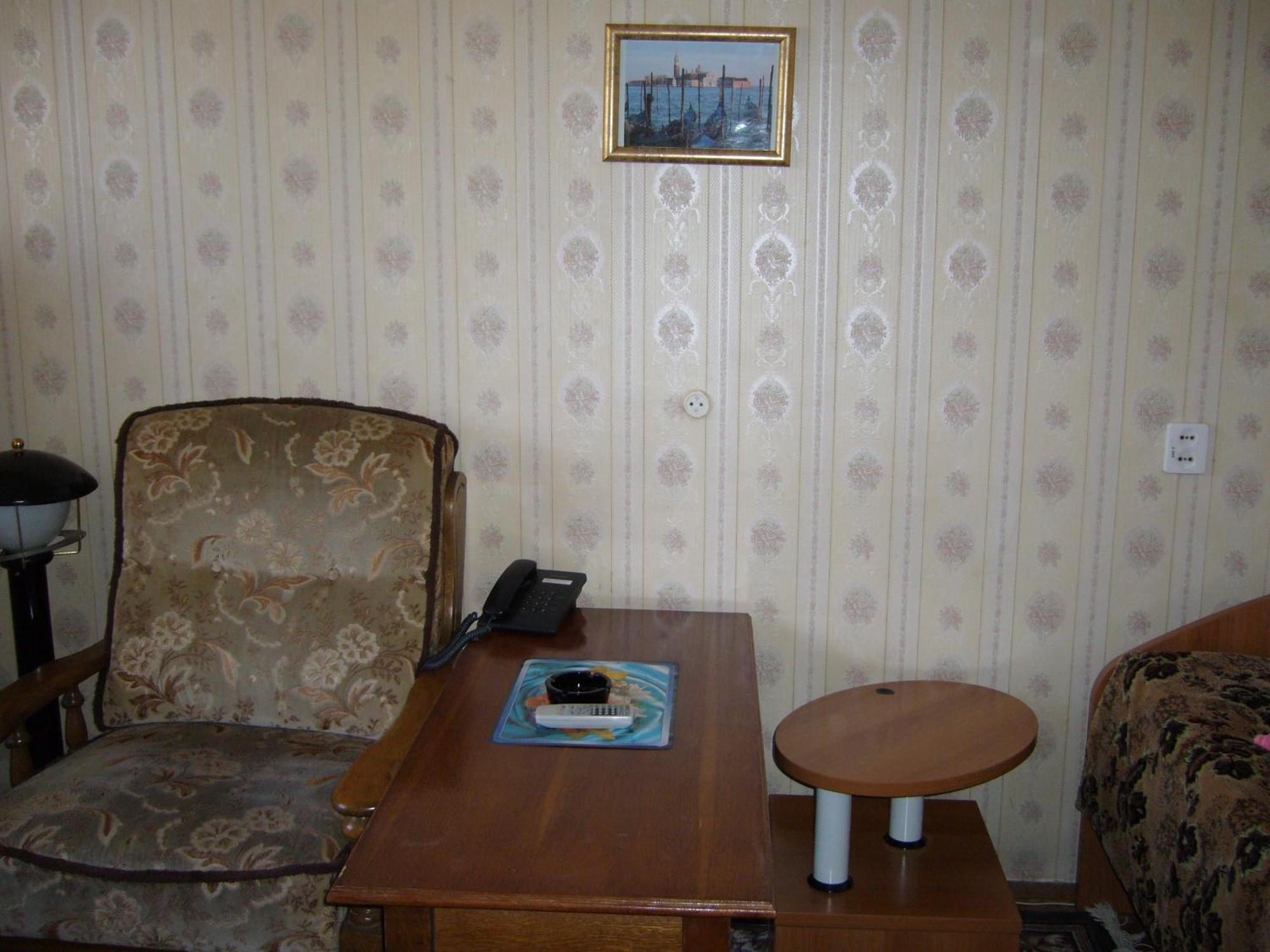 Hotel Profspilkovyi Lutsk Eksteriør bilde