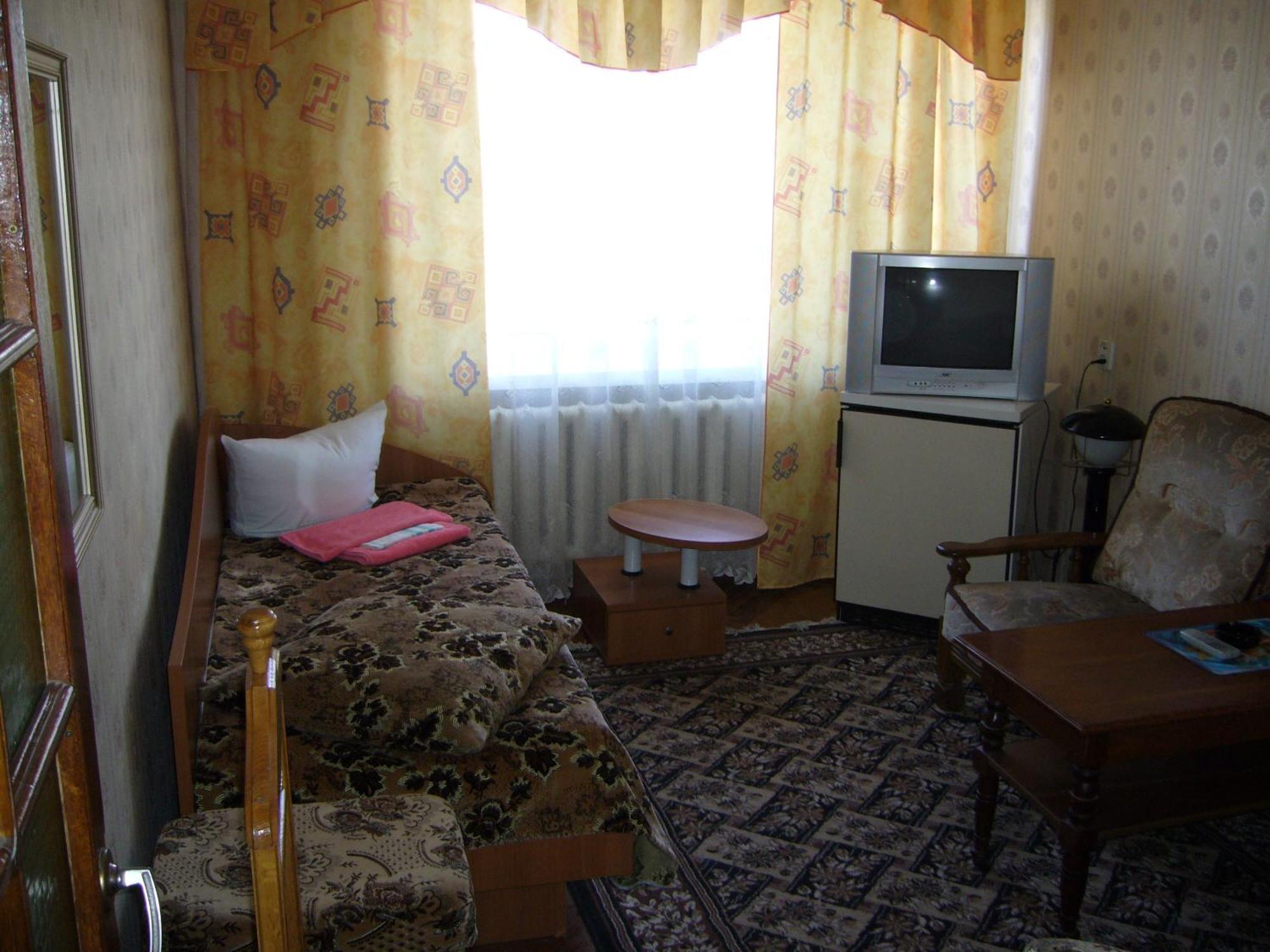 Hotel Profspilkovyi Lutsk Eksteriør bilde