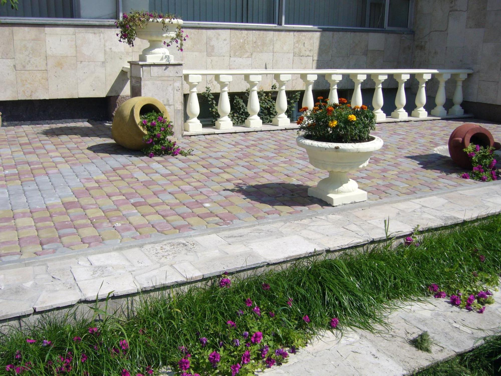 Hotel Profspilkovyi Lutsk Eksteriør bilde